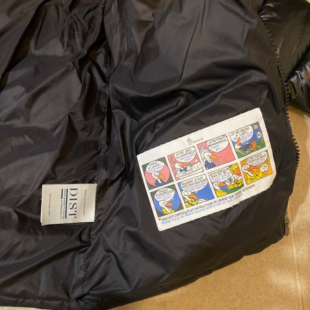 Moncler Glossy Black Puffer Jacket with Hood - Picture 2 of 3